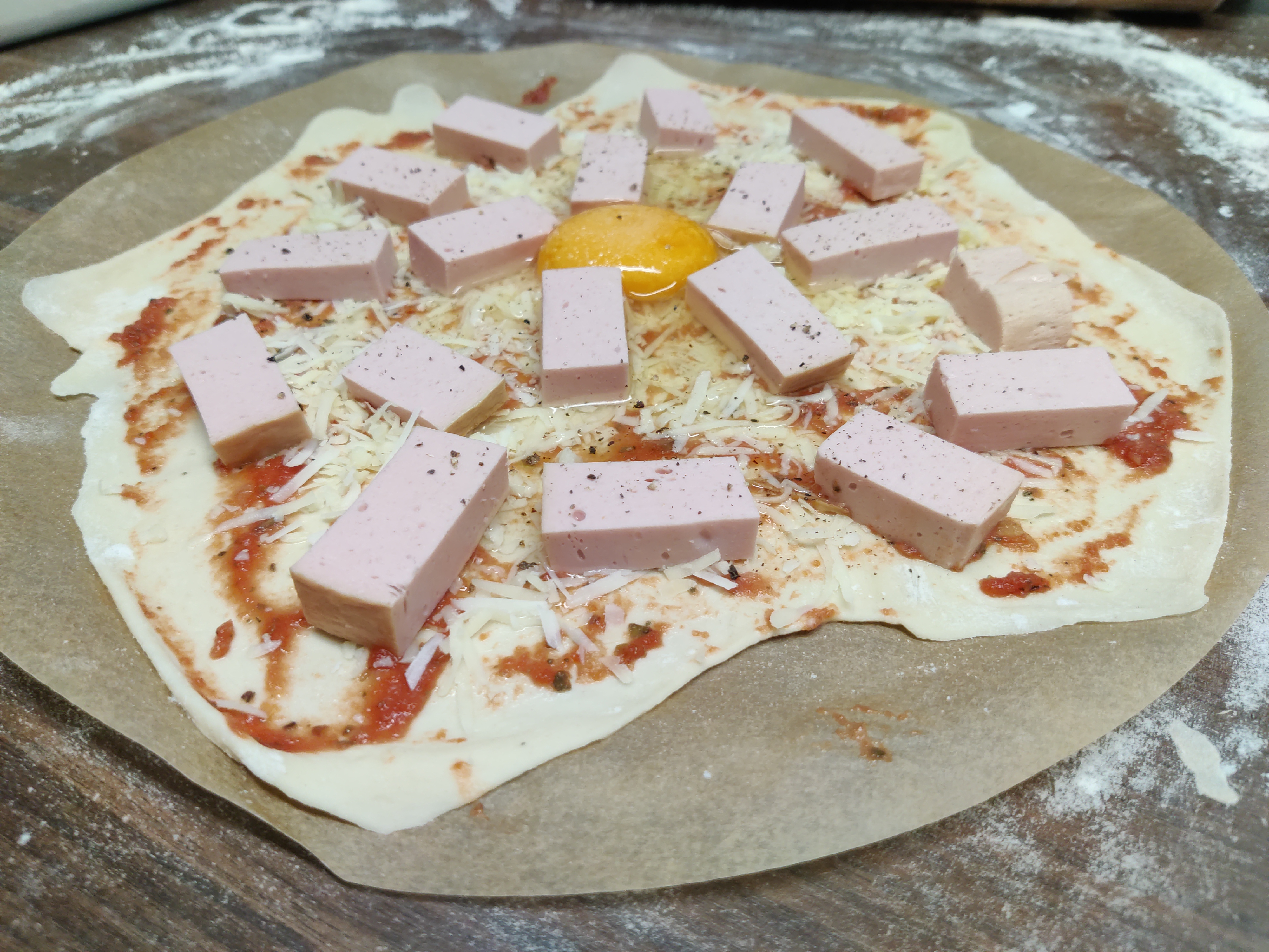 Pizza Leberkäs-Spiegelei
