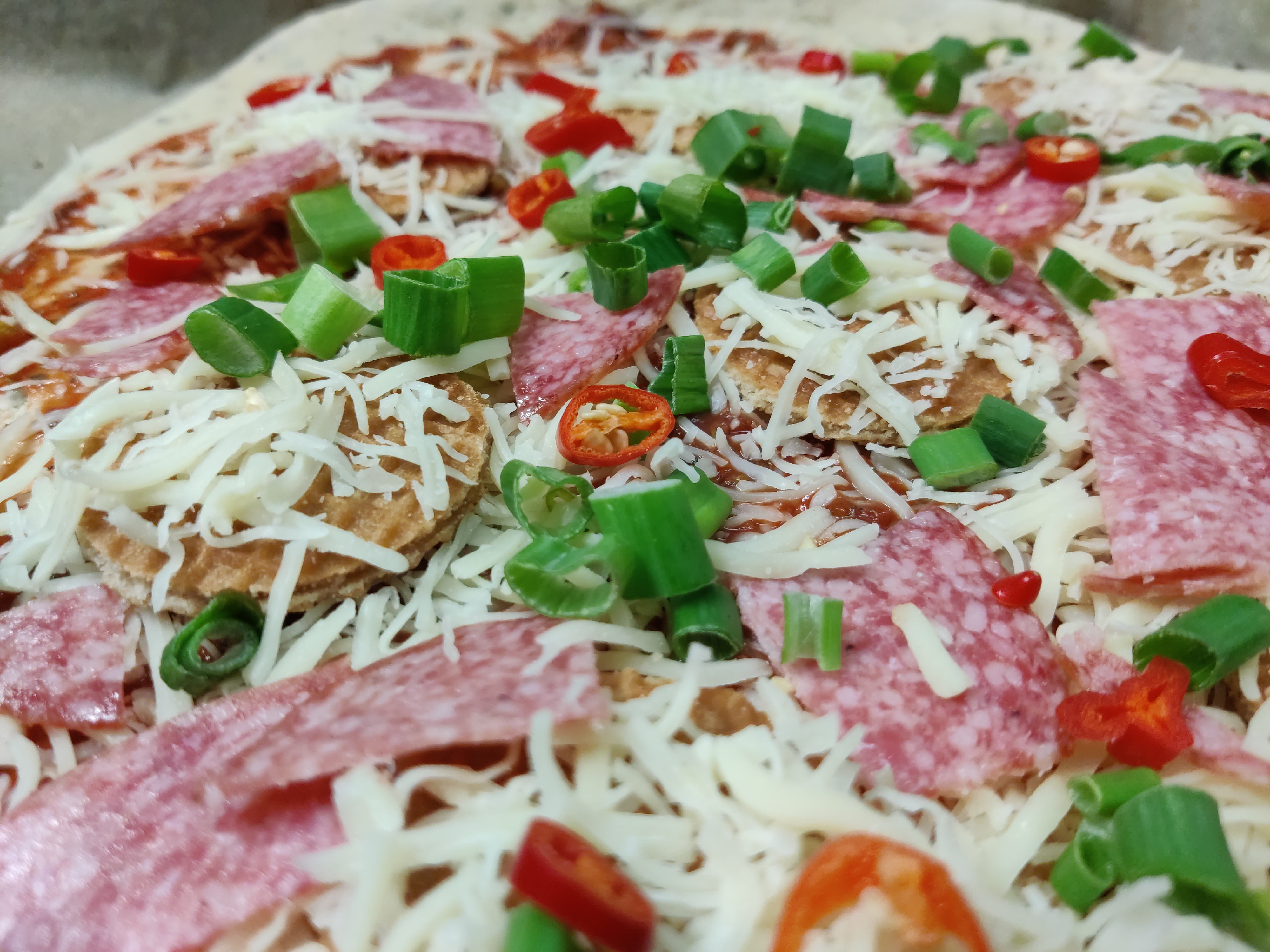 Pizza Stroopwafel-Chili-Frühlingszwiebel